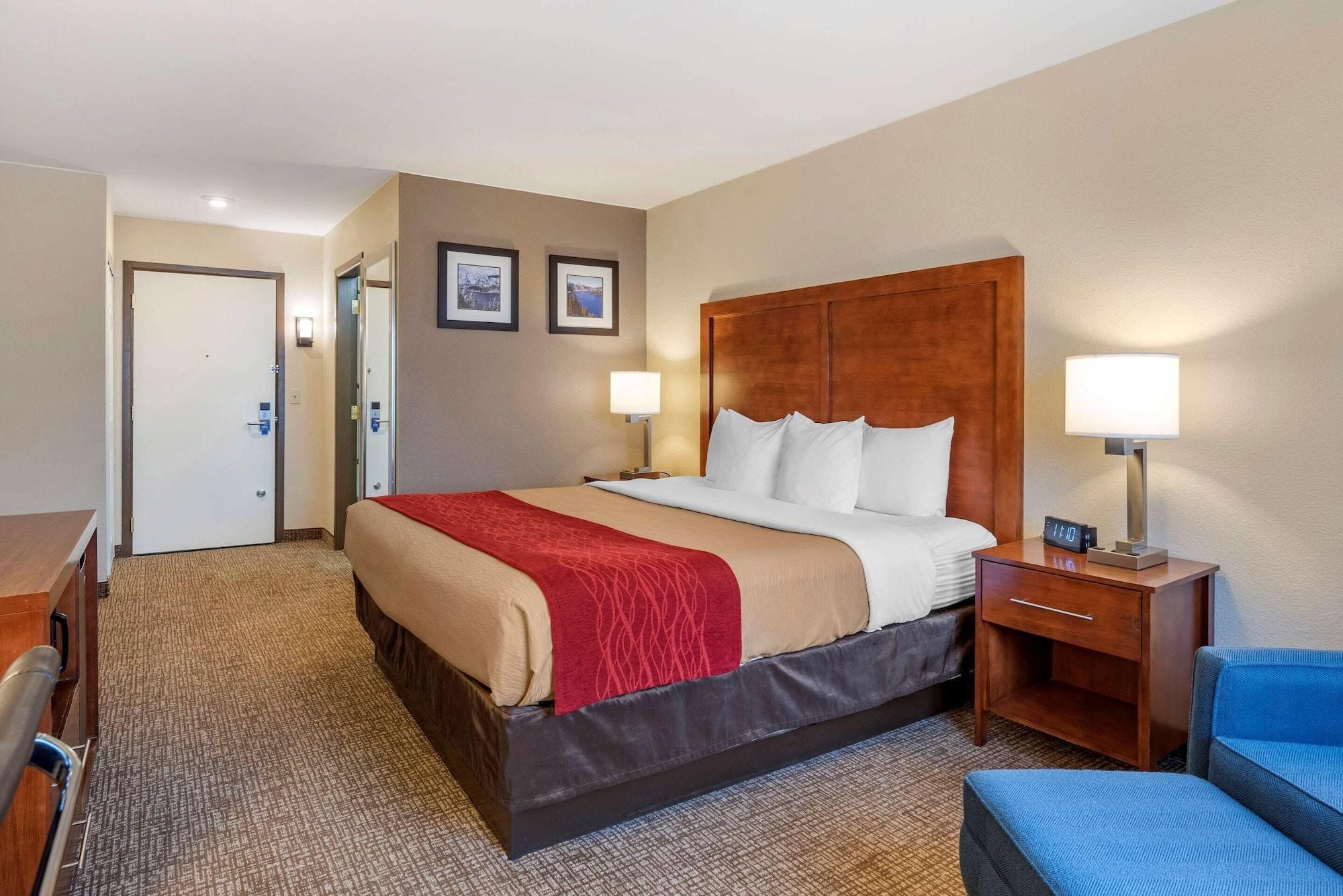 Comfort Inn & Suites Klamath Falls Exterior photo